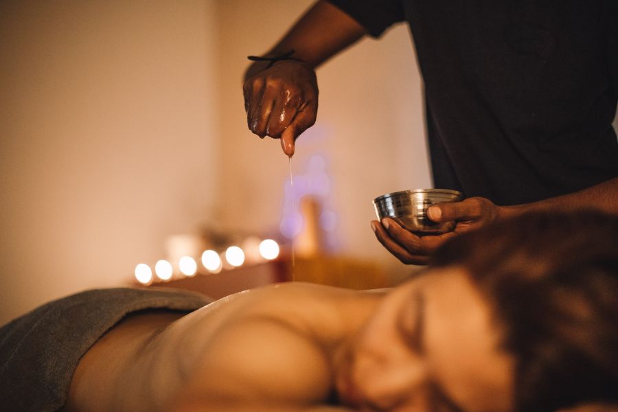 Oil massage in Al Bateen  Oil massage in Al Bateen